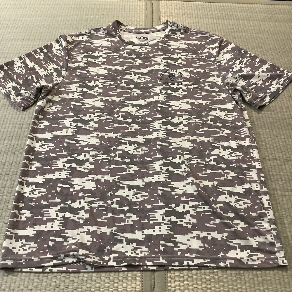 SOG Knifes & Tools Digital CAMO T-Shirt Men’s Large Skull Logo Tactical Gear